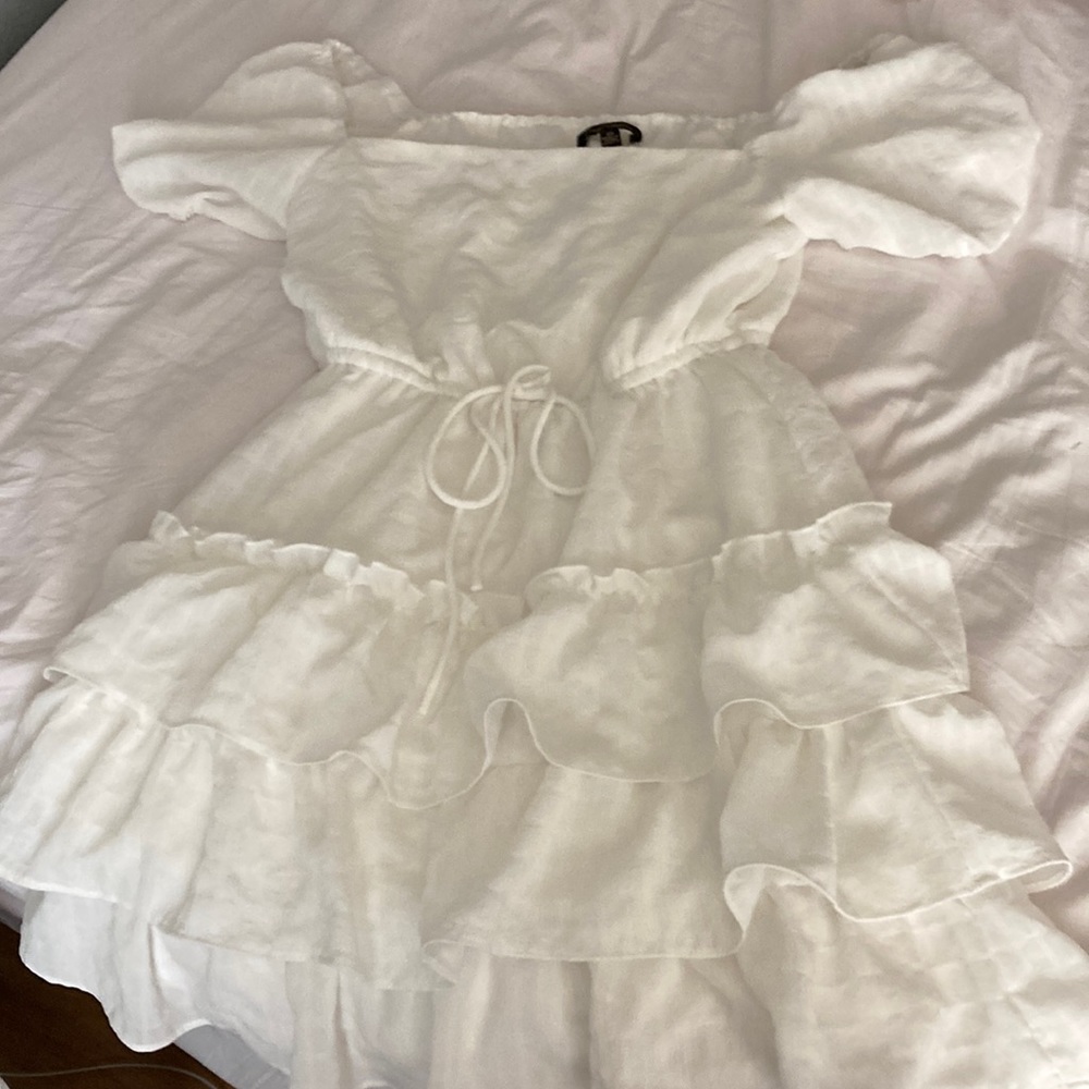 size xs white ruffled mini dress